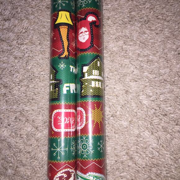 2 ROLLS A CHRISTMAS STORY CHRISTMAS HOLIDAY GIFT WRAPPING PAPER 40 SQ FT - Picture 3 of 3
